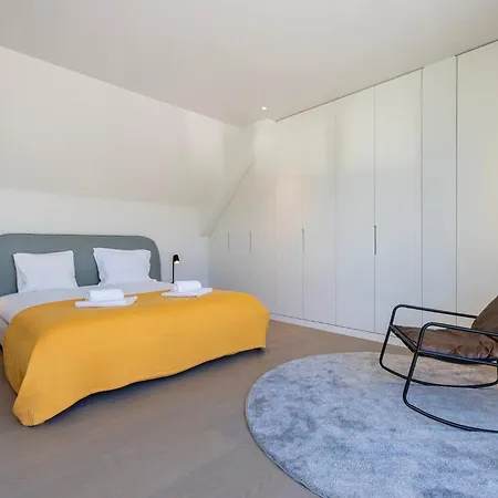 Riverside Rooftop Apartment *