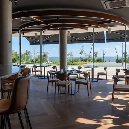 Riverside Rooftop Apartment