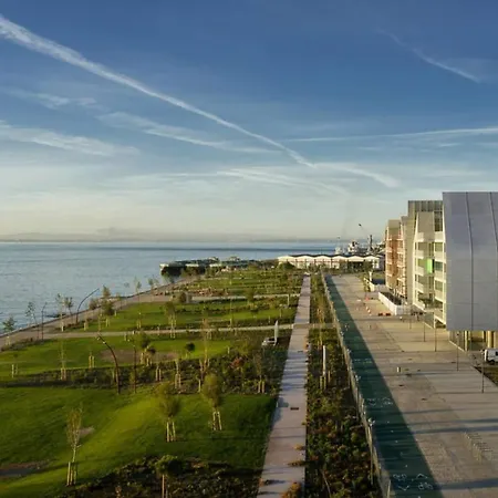 Riverside Rooftop Lisbon