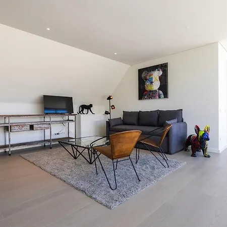 Riverside Rooftop Apartment